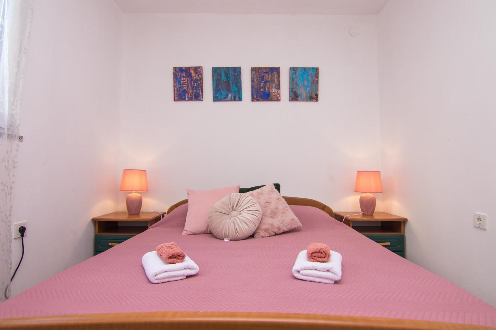Apartments Flowers 크르크 외부 사진